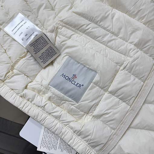 モンクレール Lans レディーススタンドカラー軽量ショートダウンジャケットシリーズ