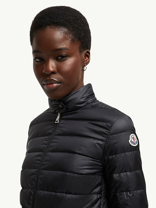 モンクレール Lans レディーススタンドカラー軽量ショートダウンジャケットシリーズ