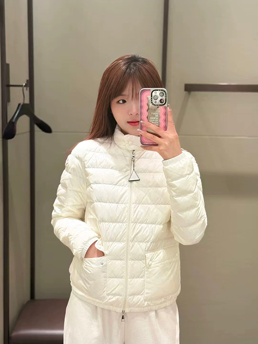 モンクレール Lans レディーススタンドカラー軽量ショートダウンジャケットシリーズ