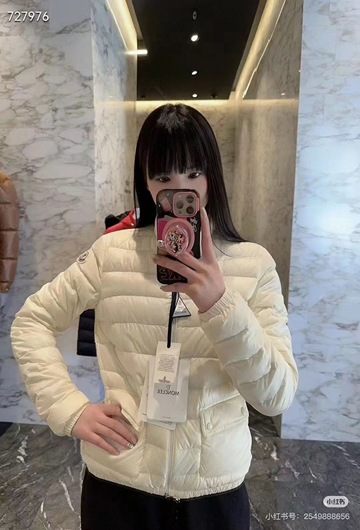 モンクレール Lans レディーススタンドカラー軽量ショートダウンジャケットシリーズ