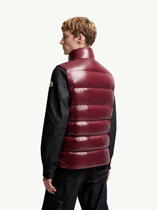 モンクレールコピー Tib スタンドカラーデザインのクラシックなダウンベスト