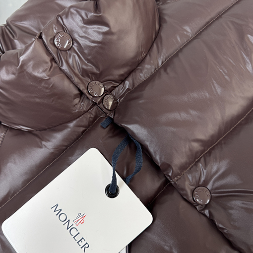 モンクレールコピー Tib スタンドカラーデザインのクラシックなダウンベスト