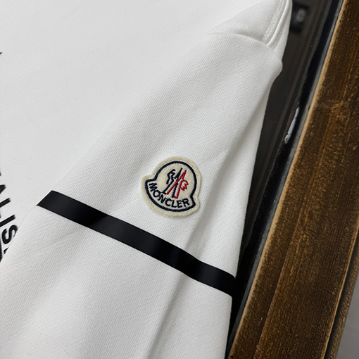 モンクレール 新モデルクラシッククルーネックスウェットシャツ