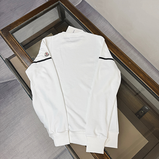 モンクレール 新モデルクラシッククルーネックスウェットシャツ