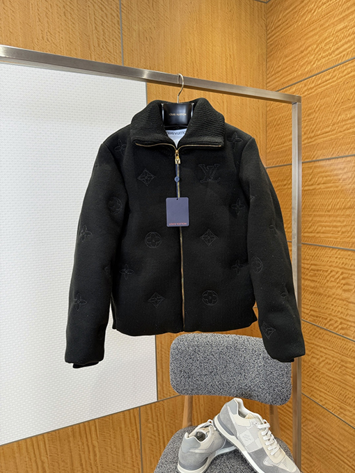 ルイヴィトンコピー クラシックな花柄の刺繍コットンコート