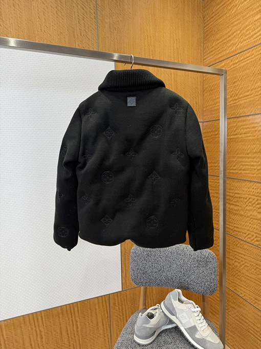 ルイヴィトンコピー クラシックな花柄の刺繍コットンコート