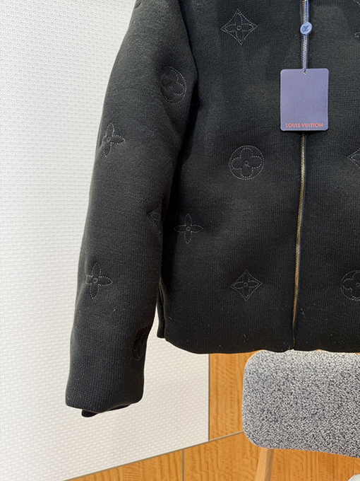 ルイヴィトンコピー クラシックな花柄の刺繍コットンコート