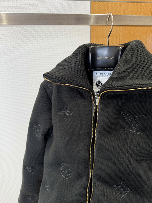 ルイヴィトンコピー クラシックな花柄の刺繍コットンコート