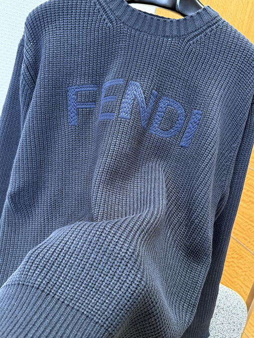 フェンディ FENDI 文字アップリケ刺繍ワッフルニットセーター
