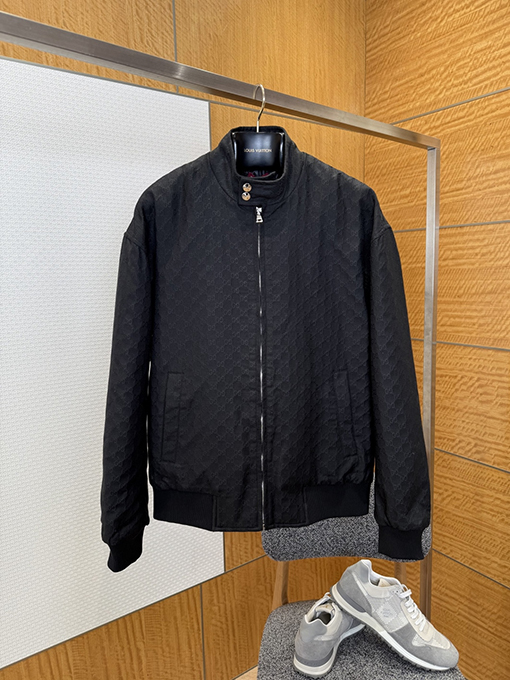 グッチ 全面プリントのボンバージャケット