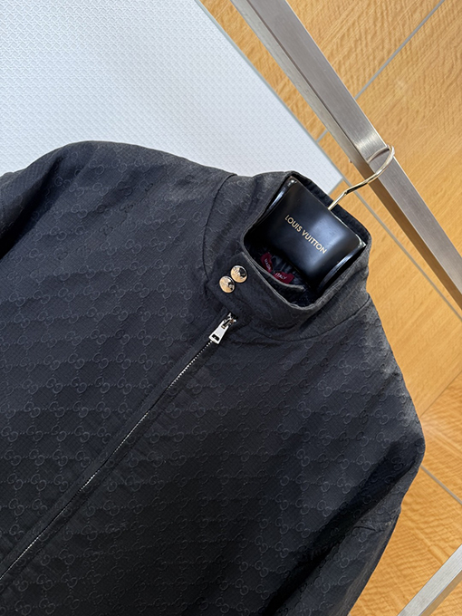 グッチ 全面プリントのボンバージャケット