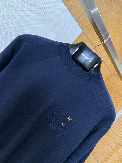 ロエベコピー 刺繍ロゴニットセーター