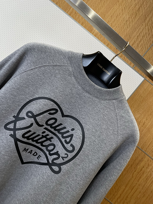 ルイヴィトン ハートプリントクルーネックスウェットシャツ
