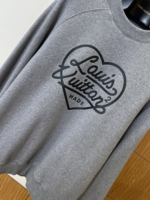 ルイヴィトン ハートプリントクルーネックスウェットシャツ