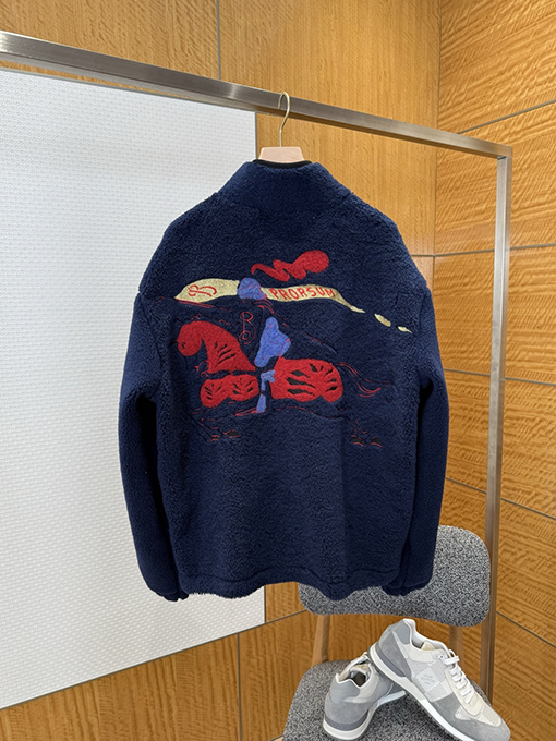 バーバリー 乗馬刺繍入りジップアップスタンドカラージャケット