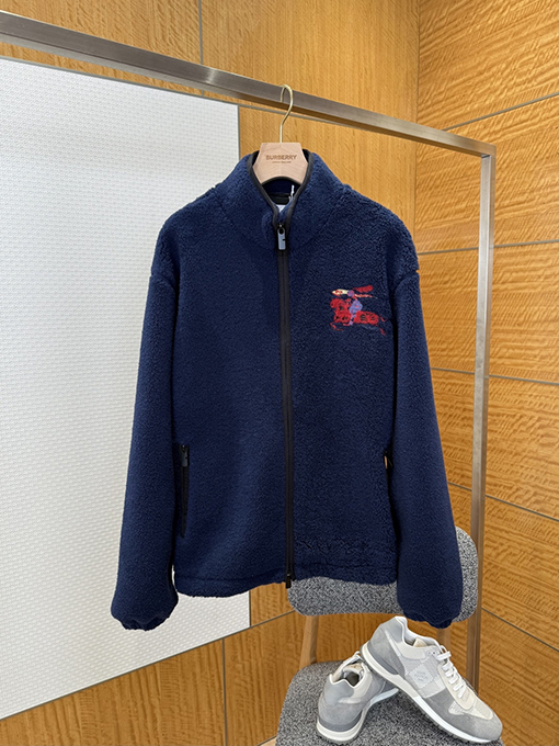 バーバリー 乗馬刺繍入りジップアップスタンドカラージャケット