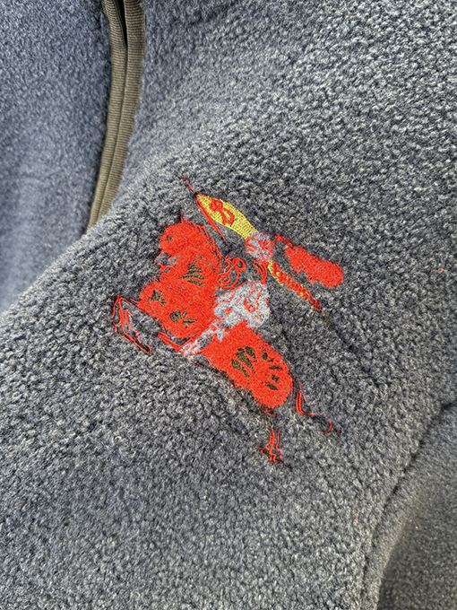 バーバリー 乗馬刺繍入りジップアップスタンドカラージャケット