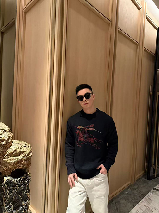 バーバリースーパーコピー 乗馬ロゴ刺繍クルーネックニットセーター