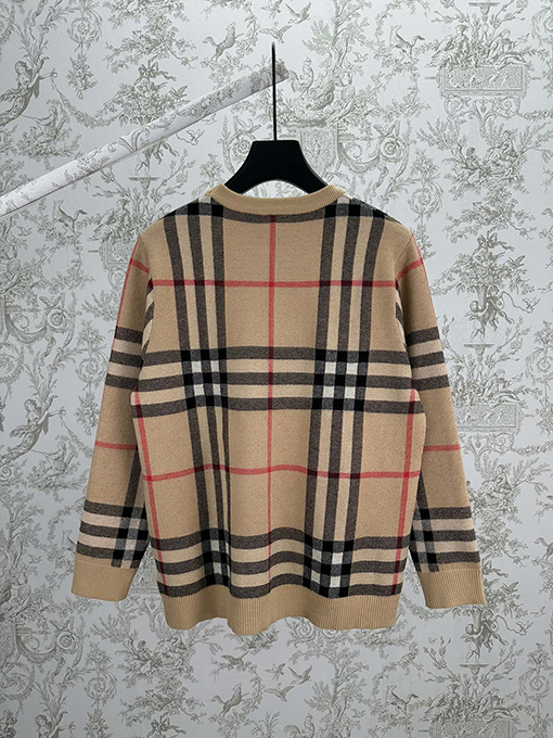 バーバリー 新しいストライプニットウェア