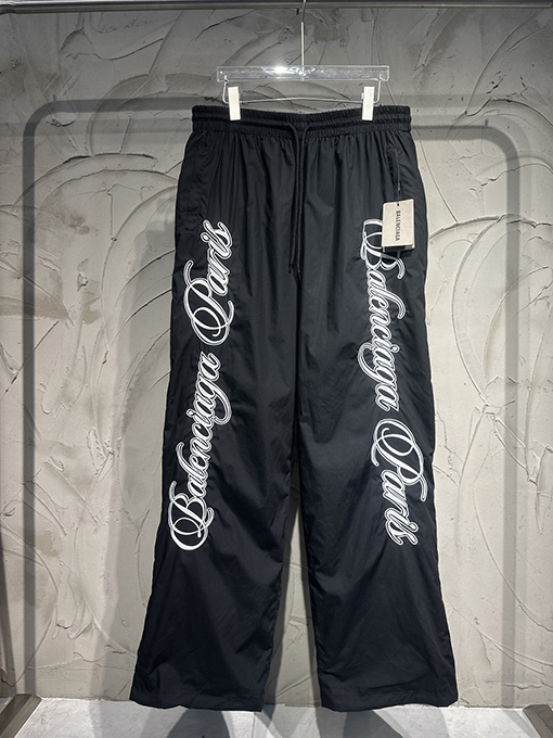 バレンシアガ 両面 ベルトとカジュアルパンツが付いたリバーシブルのフリース裏地トレンチコート