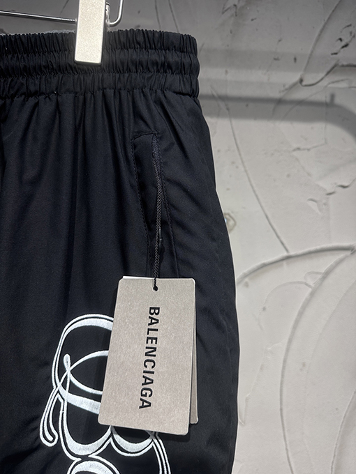 バレンシアガ 両面 ベルトとカジュアルパンツが付いたリバーシブルのフリース裏地トレンチコート