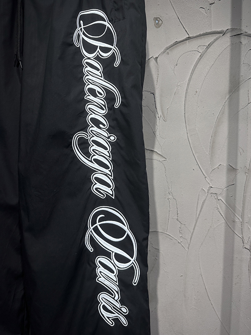 バレンシアガ 両面 ベルトとカジュアルパンツが付いたリバーシブルのフリース裏地トレンチコート