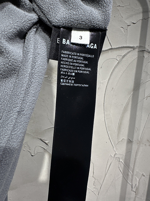 バレンシアガ 両面 ベルトとカジュアルパンツが付いたリバーシブルのフリース裏地トレンチコート