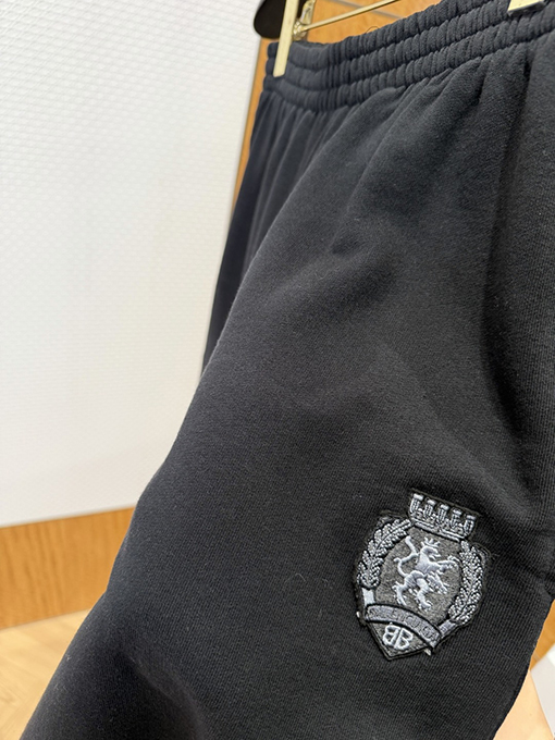 バレンシアガ BALENCIAGA スキーシリーズマンチェスターユナイテッド 刺繍入りスウェットパンツ