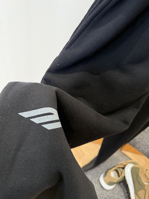 バレンシアガ BALENCIAGA スキーシリーズマンチェスターユナイテッド 刺繍入りスウェットパンツ