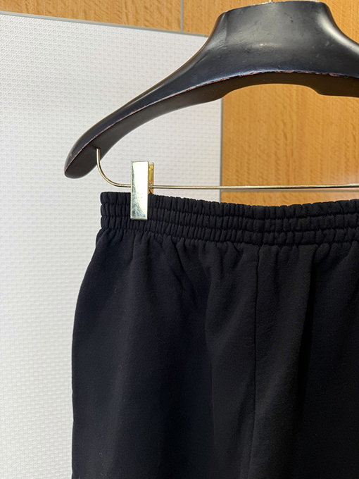 バレンシアガ BALENCIAGA スキーシリーズマンチェスターユナイテッド 刺繍入りスウェットパンツ