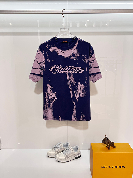 ルイヴィトン グラデーションカラーオーバープリントのイリュージョンプリントレターロゴクルーネック半袖Tシャツ