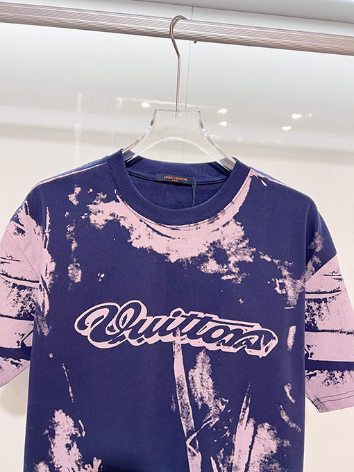 ルイヴィトン グラデーションカラーオーバープリントのイリュージョンプリントレターロゴクルーネック半袖Tシャツ