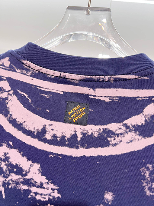 ルイヴィトン グラデーションカラーオーバープリントのイリュージョンプリントレターロゴクルーネック半袖Tシャツ