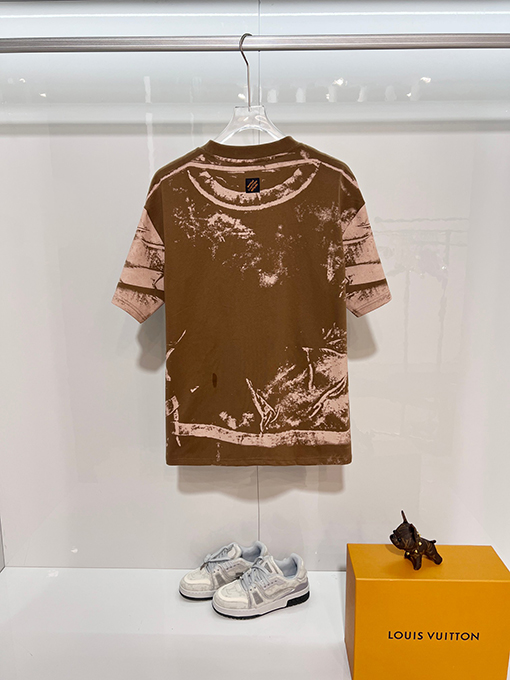 ルイヴィトン グラデーションカラーオーバープリントのイリュージョンプリントレターロゴクルーネック半袖Tシャツ