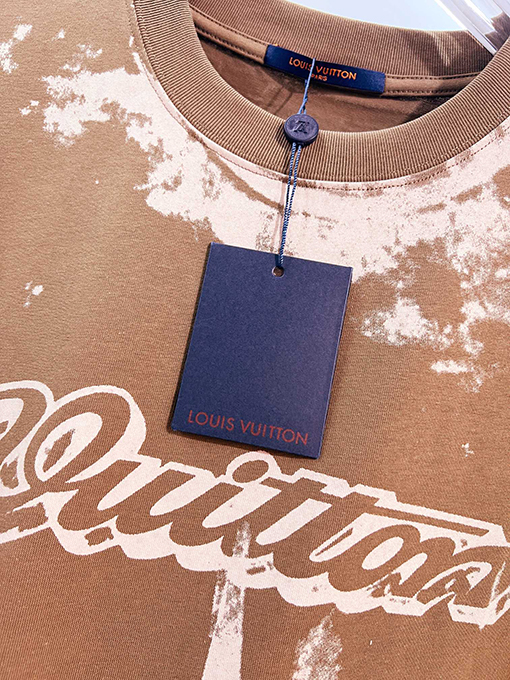 ルイヴィトン グラデーションカラーオーバープリントのイリュージョンプリントレターロゴクルーネック半袖Tシャツ