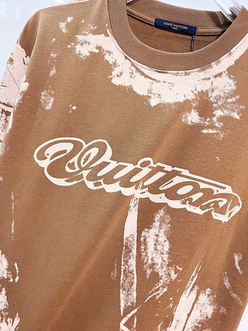 ルイヴィトン グラデーションカラーオーバープリントのイリュージョンプリントレターロゴクルーネック半袖Tシャツ