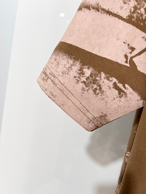 ルイヴィトン グラデーションカラーオーバープリントのイリュージョンプリントレターロゴクルーネック半袖Tシャツ