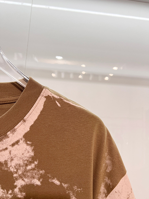 ルイヴィトン グラデーションカラーオーバープリントのイリュージョンプリントレターロゴクルーネック半袖Tシャツ