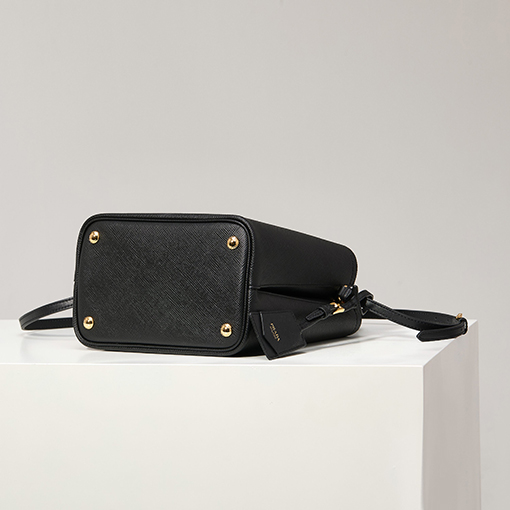 プラダ Saffiano 最新の人気レディースバケットバッグ