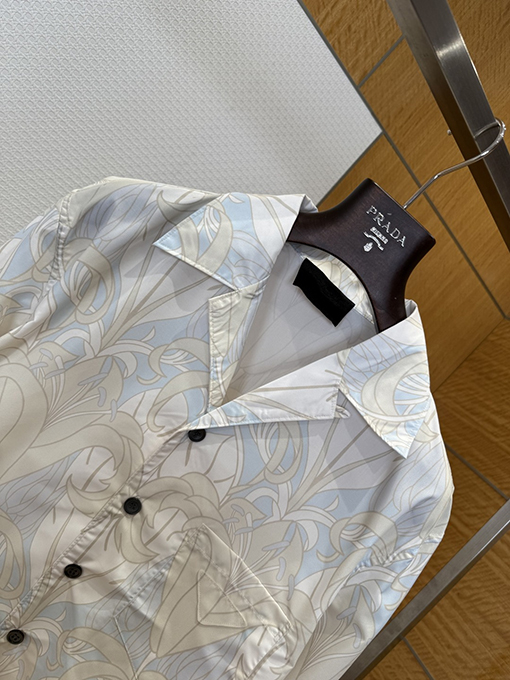 プラダ ブドウのプリントが入ったカジュアルシャツ
