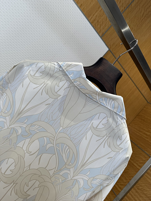 プラダ ブドウのプリントが入ったカジュアルシャツ