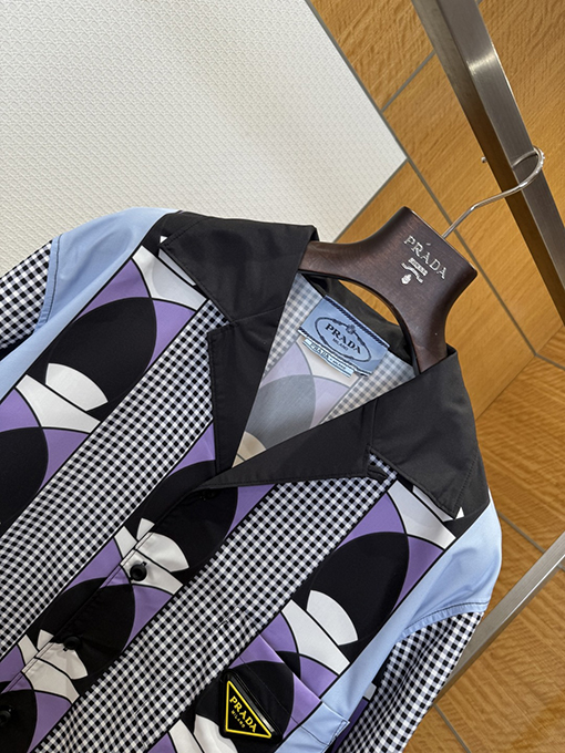 プラダ 新モデルパッチワークプリントフェイクツーピースシャツ