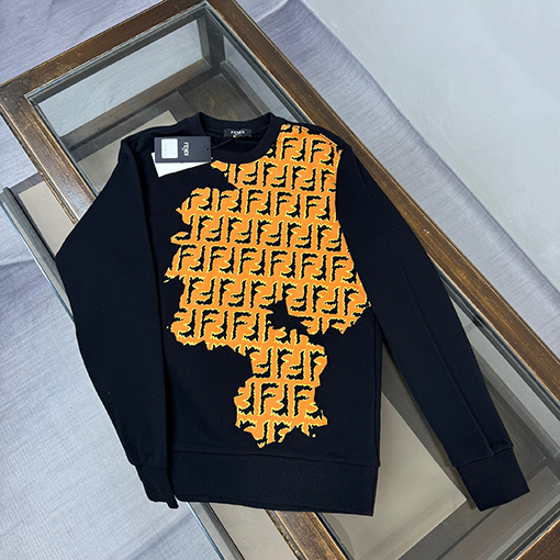 フェンディ クルーネックスウェットシャツ