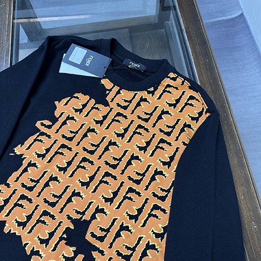 フェンディ クルーネックスウェットシャツ