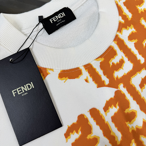 フェンディ クルーネックスウェットシャツ