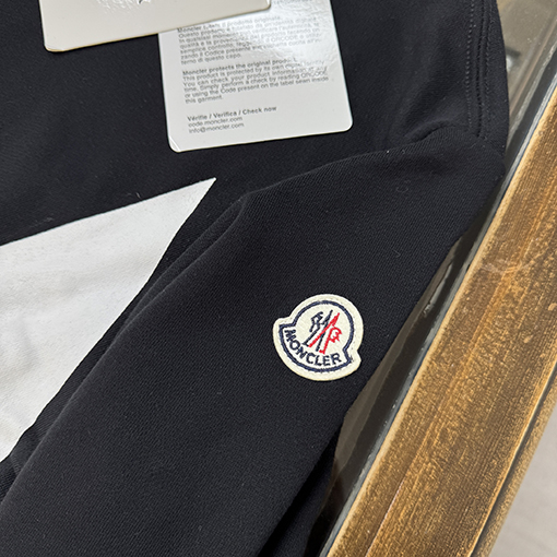 モンクレール 新モデルクルーネックスウェットシャツ