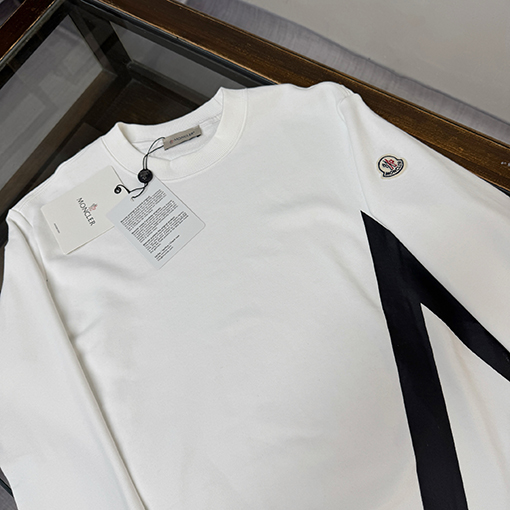 モンクレール 新モデルクルーネックスウェットシャツ