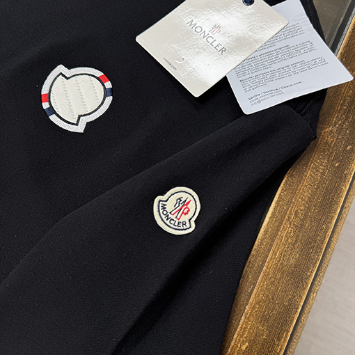 モンクレールコピー クラシックなクルーネックスウェットシャツ