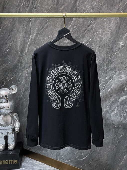 クロムハーツ 馬蹄形のサンスクリット十字の刺繍が手描きされた長袖シャツ