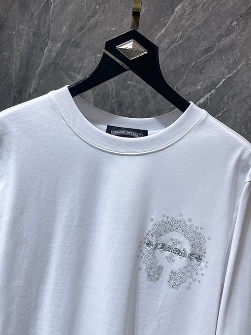 クロムハーツ 馬蹄形のサンスクリット十字の刺繍が手描きされた長袖シャツ